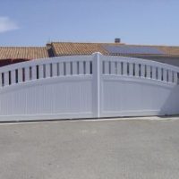 portail battant pvc